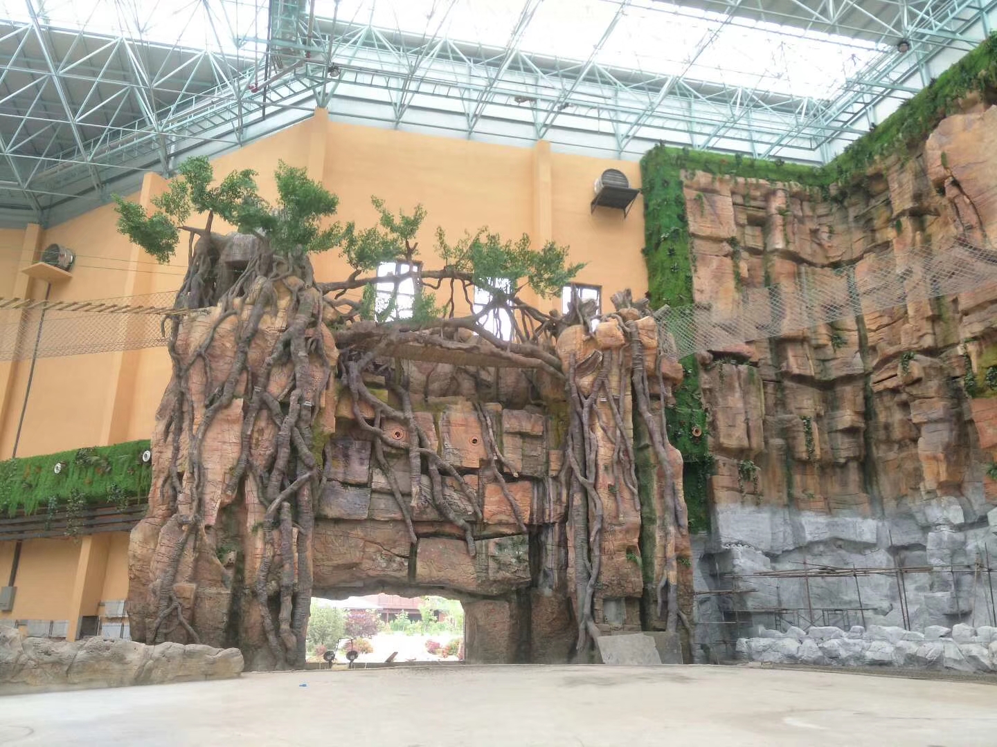 水泥雕塑tcp直塑雕塑 - 昆明银屏雕塑厂家