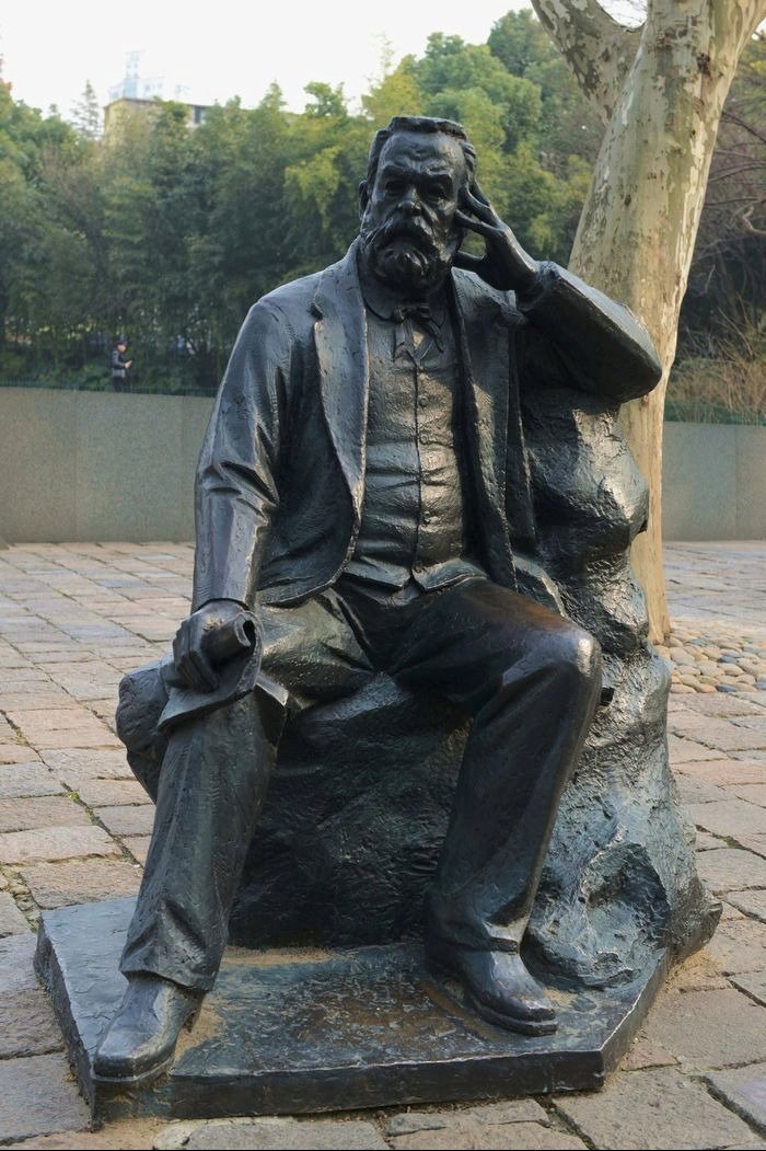 简单分析一下铸铜雕塑的产品特性云南雕塑 - 昆明银屏雕塑厂家